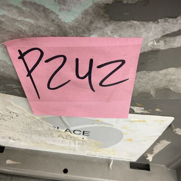 Nike Kids Shoes Black and Red - Picture 8 of 8